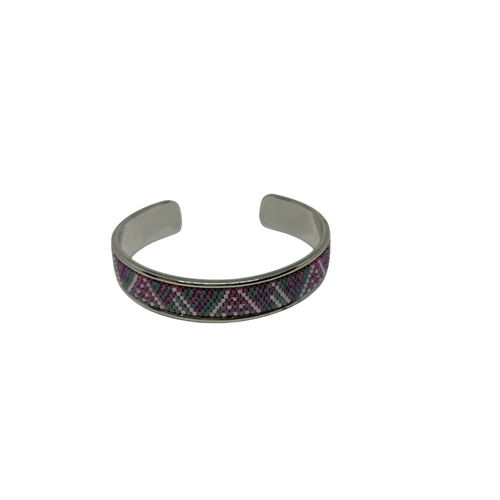 Cuff armband met luxe roze/grijs geruit kralenwerk