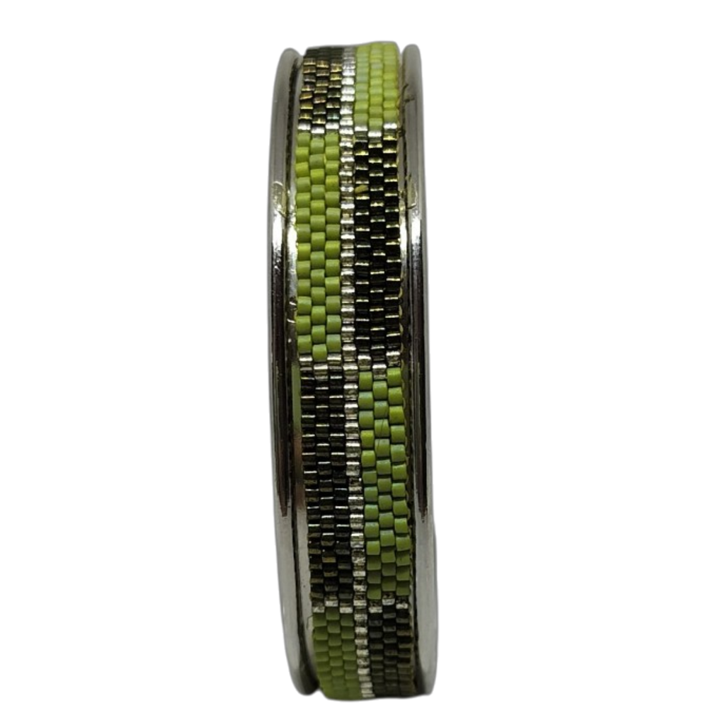 Cuff armband met luxe donkergroen kralenwerk
