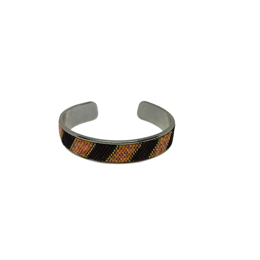 Cuff armband met luxe oranje/bruin kralenwerk