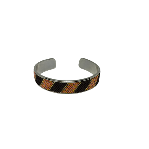Cuff armband met luxe oranje/bruin kralenwerk